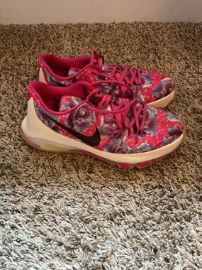 Nike Women's Pink Floral Pattern Athletic Sneakers